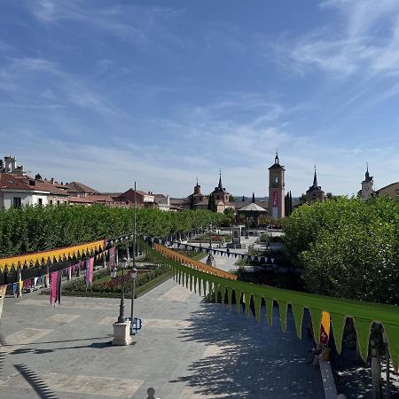Sonar En La Plaza Cervantes 3 Alcalá de Henares Kültér fotó