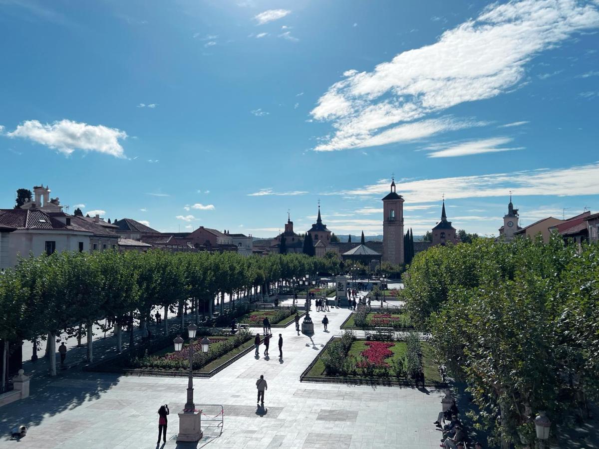 Sonar En La Plaza Cervantes 3 Alcalá de Henares Kültér fotó