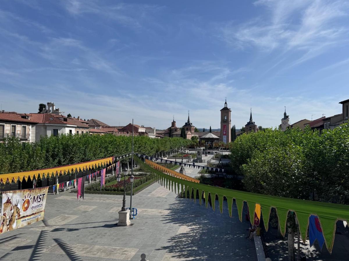 Sonar En La Plaza Cervantes 3 Alcalá de Henares Kültér fotó
