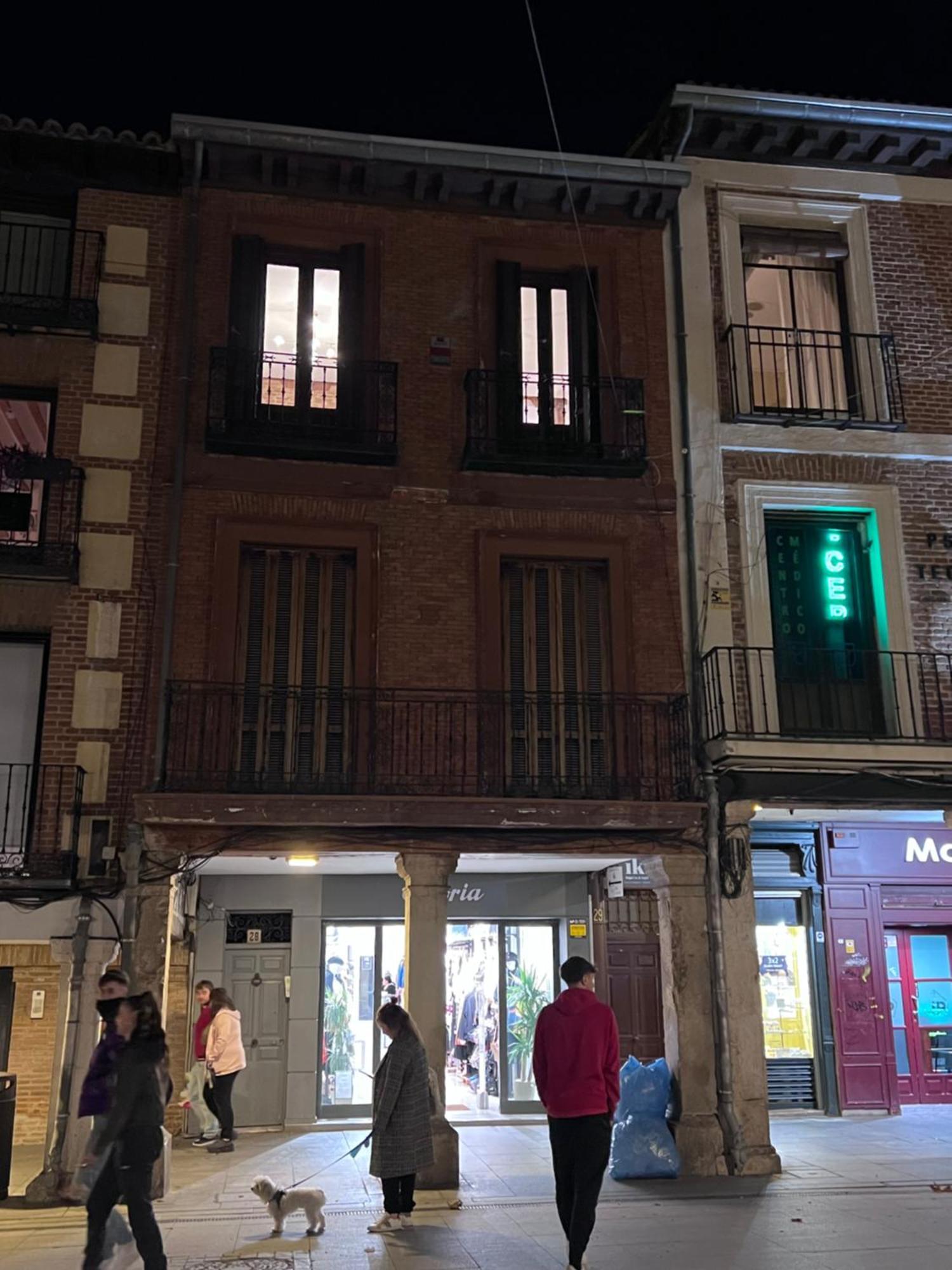Sonar En La Plaza Cervantes 3 Alcalá de Henares Kültér fotó